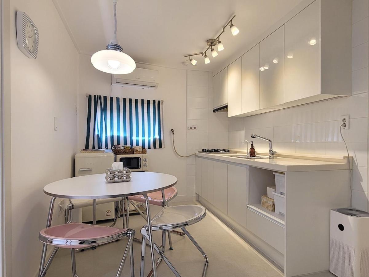 Apartment Gongdeok House *
